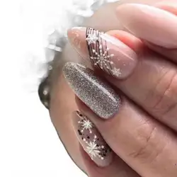 Mari Nails