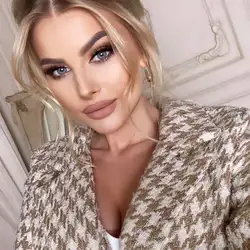 ДАША МЕДВЕДЄВА візажист