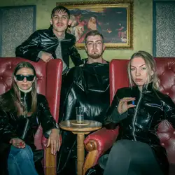 Замкнені — Київ