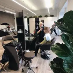 Beauty Coworking Natural Look
