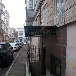 Grand studio