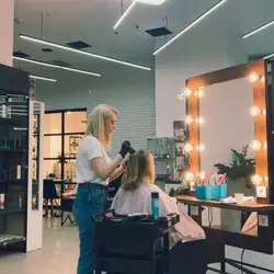 SN Ira Snyak hairstylist