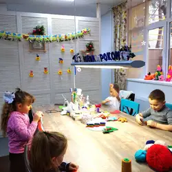 Швеюшки та поварята