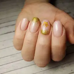 Майстер манікюру Марина