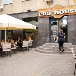 Pub House — Ужгород