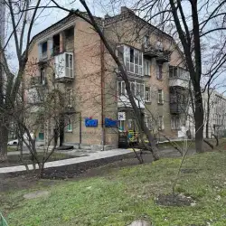 Лабораторія Діла - Київ, Коновальця
