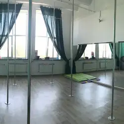 Charm pole dance