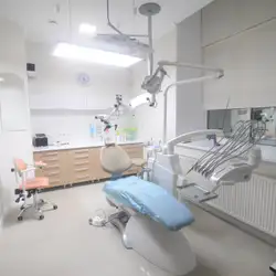 Premium Clinic - Юності