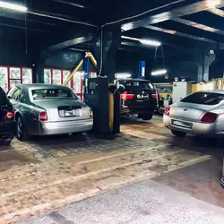 Сто Спартанців
