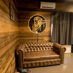 Barber Boss in Che