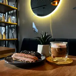 Кав‘ярня CoffeeHolic — Київ